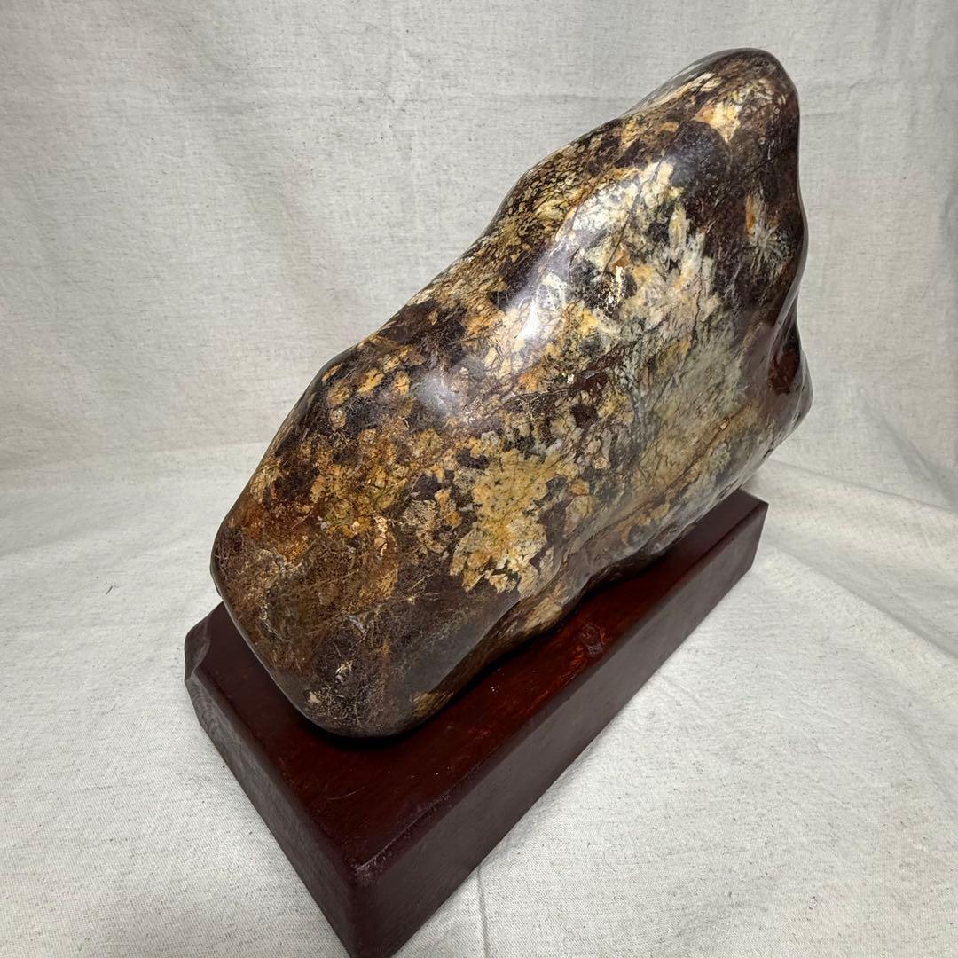 菊花石　岐阜根尾産　台座付き　重さ約10キロ