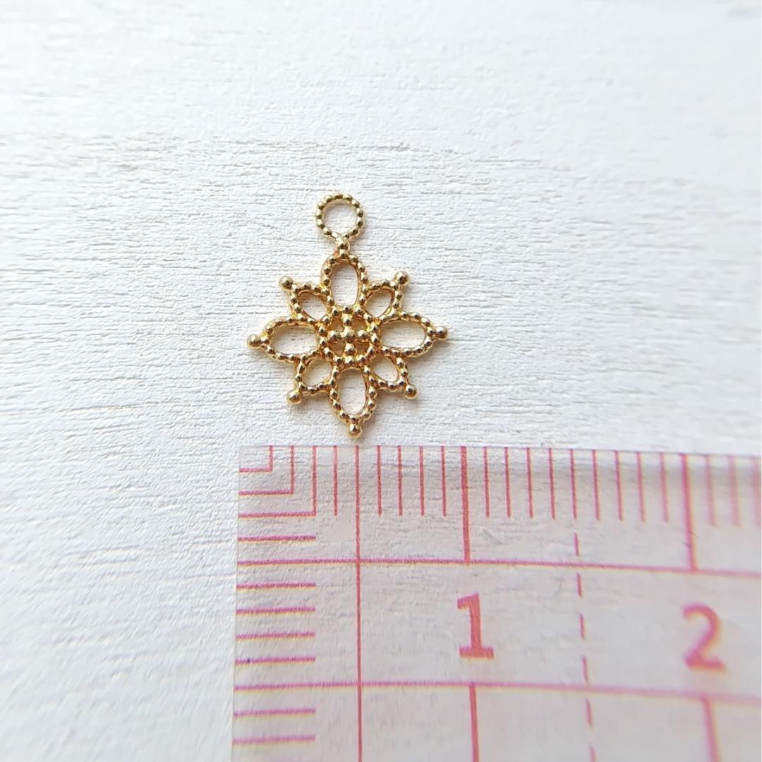 ku6 18K チャーム 雪の結晶　バチカン　丸カン