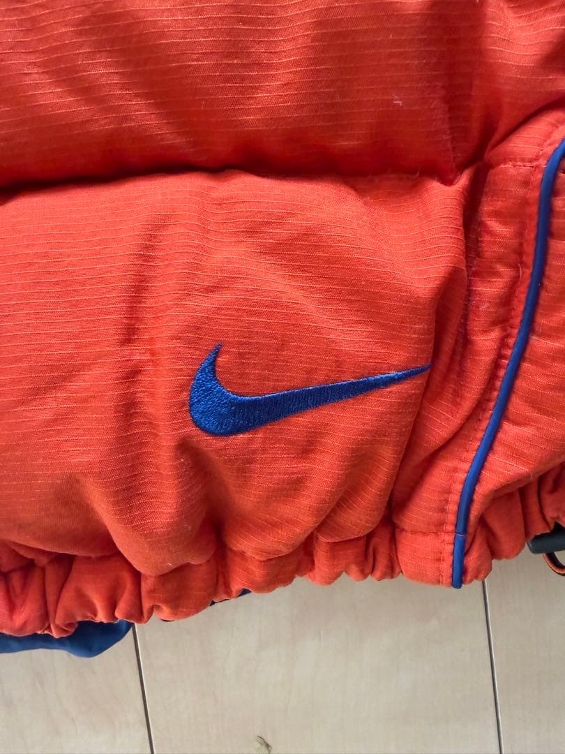 Nike ACG オレンジ ダウンベスト