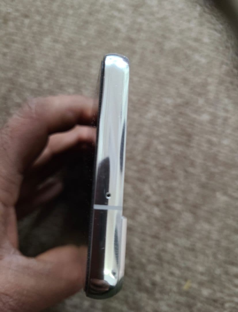 Samsung Galaxy S22 SIMフリー