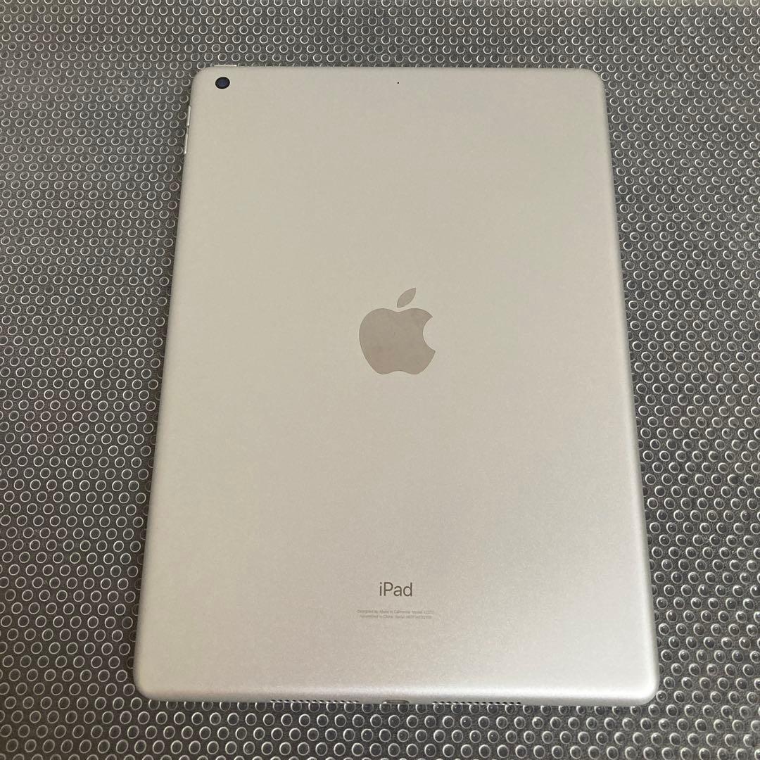 3585【早い者勝ち】比較的美品☆iPad8 第8世代 32GB WIFIモデル