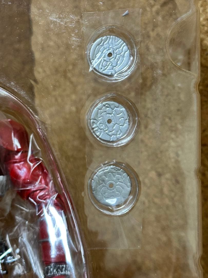 メディコム　1/6サイズ　仮面ライダー響鬼　紅