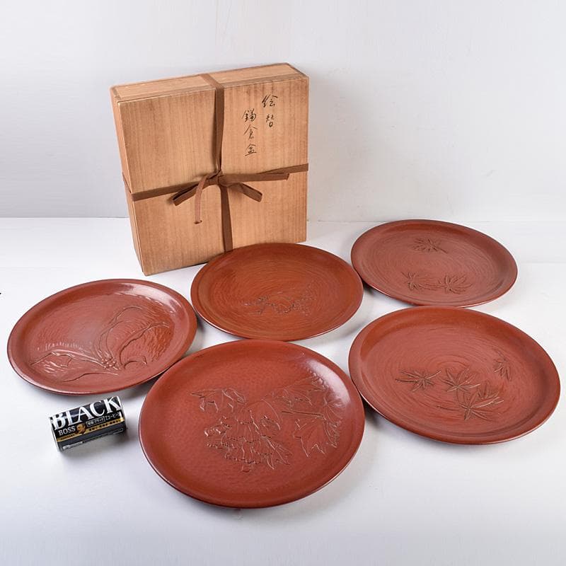 鎌倉彫　手彫　絵替鎌倉盆　丸盆　五枚　在銘　書付共箱　V　R8990B