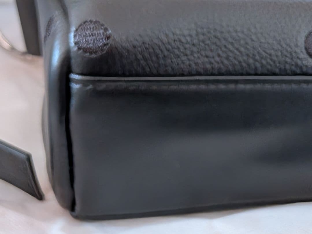 m*o様 ビアズリー ブラックレザードットショルダーバッグ