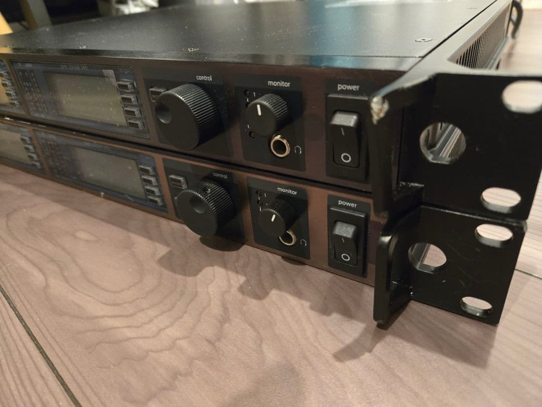 SHUREワイヤレスマイクロフォンSM58トランスミッターUR1受信機UR4D+