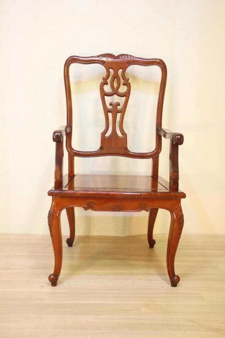 アジアンスタイル 木製椅子 彫刻入り