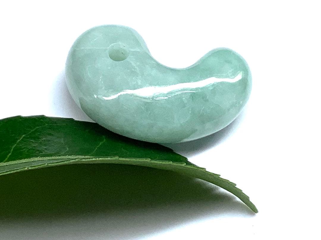 ✳味身抜群‼️糸魚川翡翠勾玉　お守り守護石　コレクションに‼️ 自信の一点卸し売り‼️