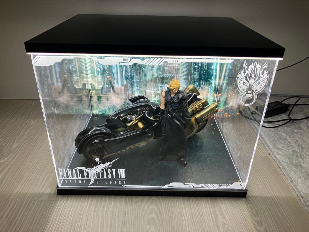 海外製アクリルケース　中古　プレイアーツ改　FFⅦAC