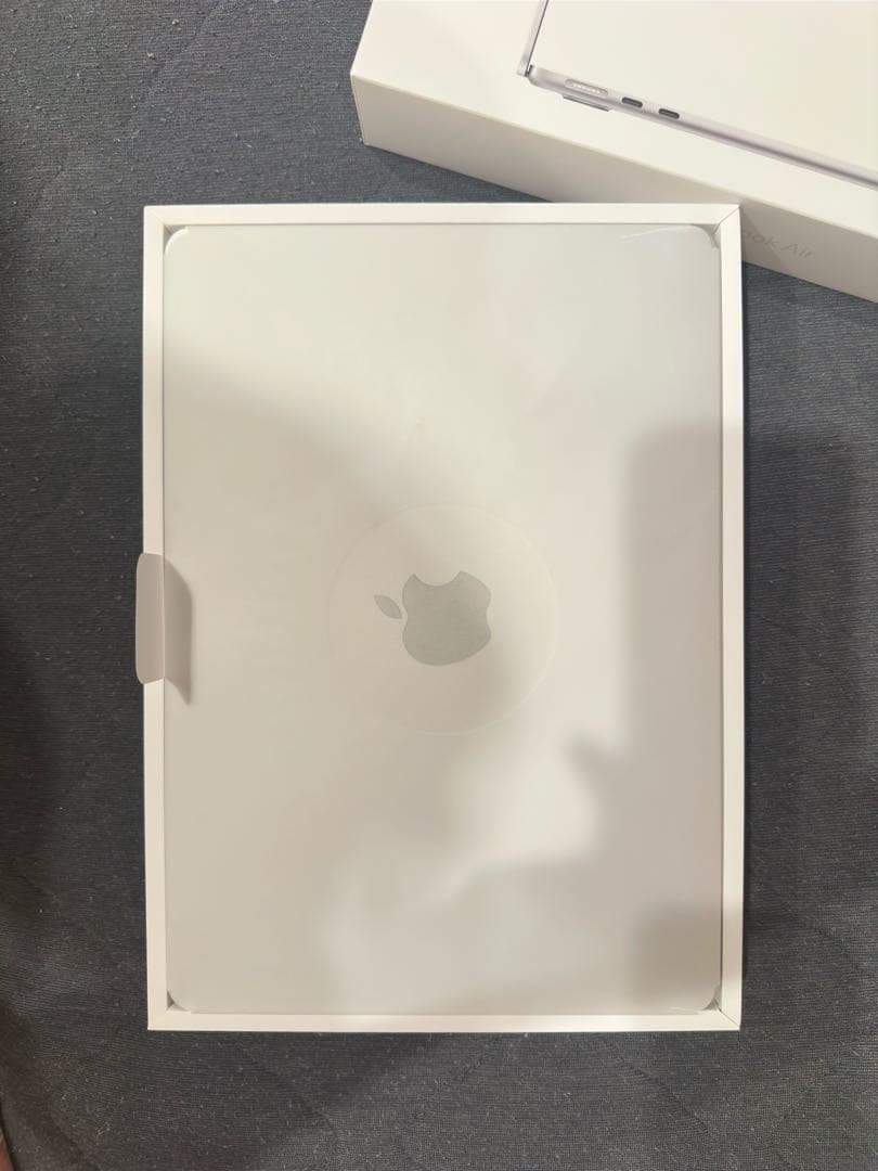 マックブックエアー M2 シルバー