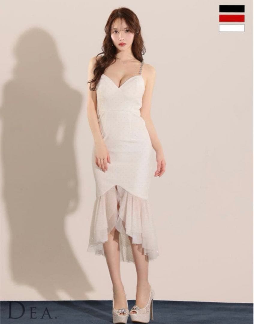 ホワイトフリルスリットドレス