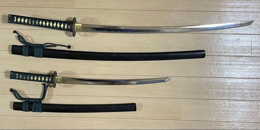 ハチワレ　模造刀　居合刀　太刀　脇差　刀掛け　武具　U0331