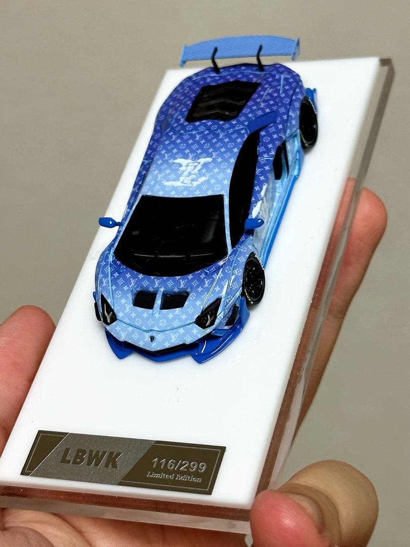 ルイ・ヴィトン特注 1/64ミニカー　ランボルギーニ・アヴェンタドール