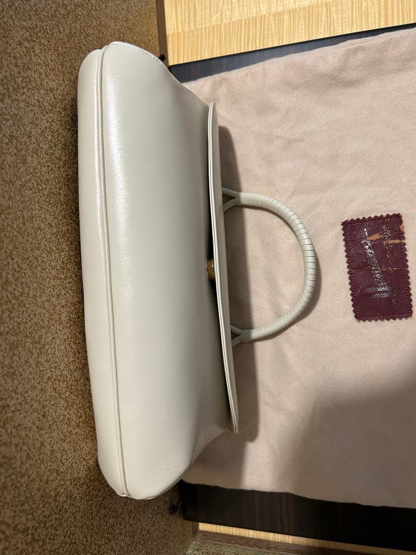 最終値引き　HAMANOのロイヤルフォーマルバッグ(白)