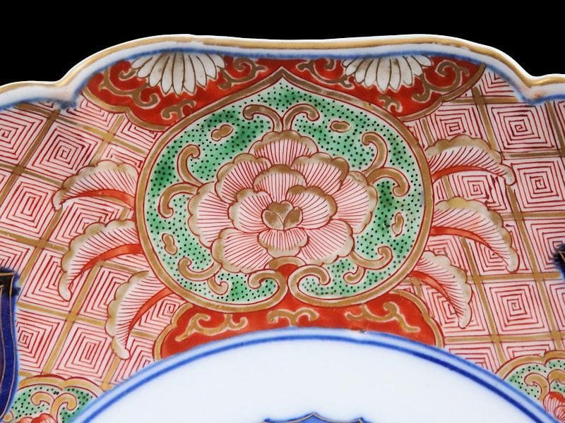 大聖寺伊万里　金襴手　丸紋に花鳥紋　牡丹の図　８寸皿　B351AS-CVe