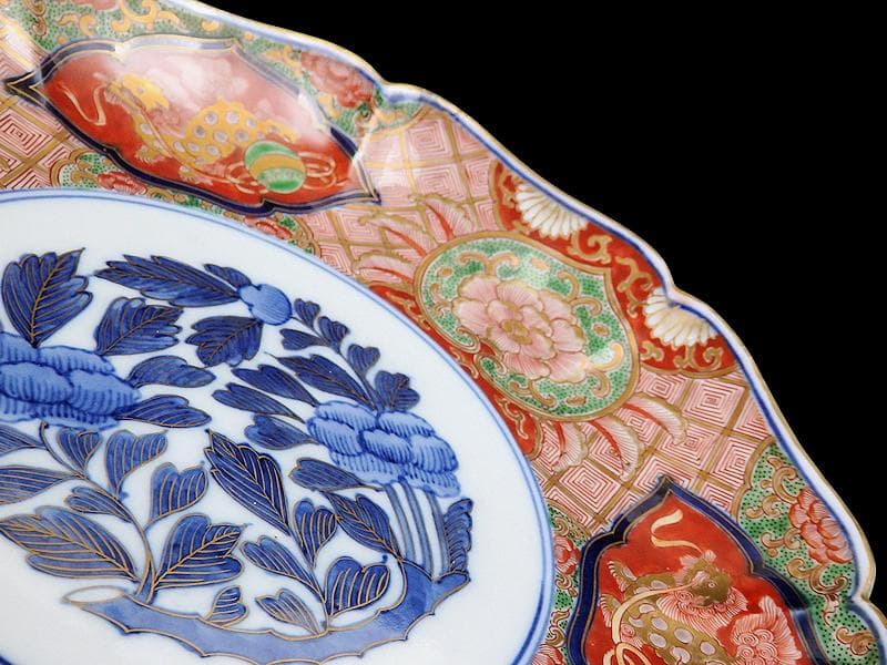 大聖寺伊万里　金襴手　丸紋に花鳥紋　牡丹の図　８寸皿　B351AS-CVe