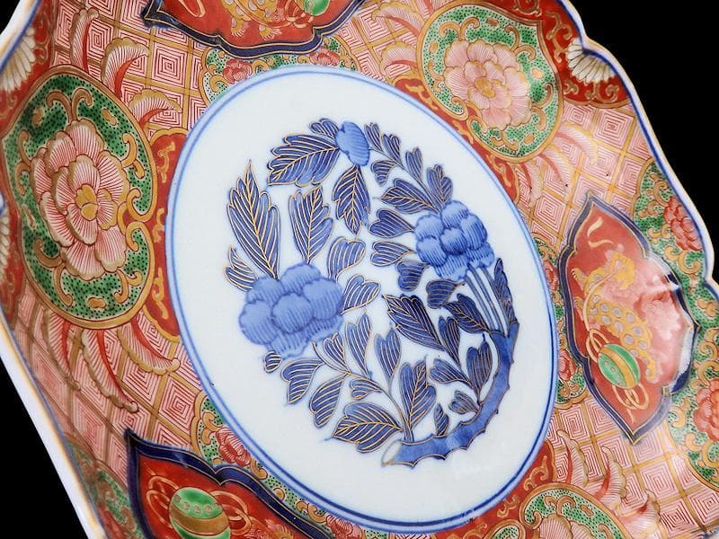 大聖寺伊万里　金襴手　丸紋に花鳥紋　牡丹の図　８寸皿　B351AS-CVe