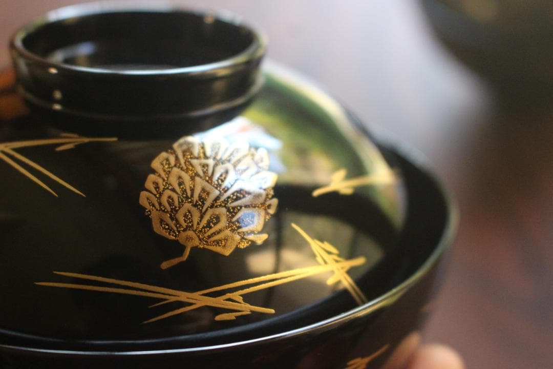 デッドストック！上質黒漆に極上松蒔絵の映えるお椀2点（検輪島塗蒔絵椀雑煮椀