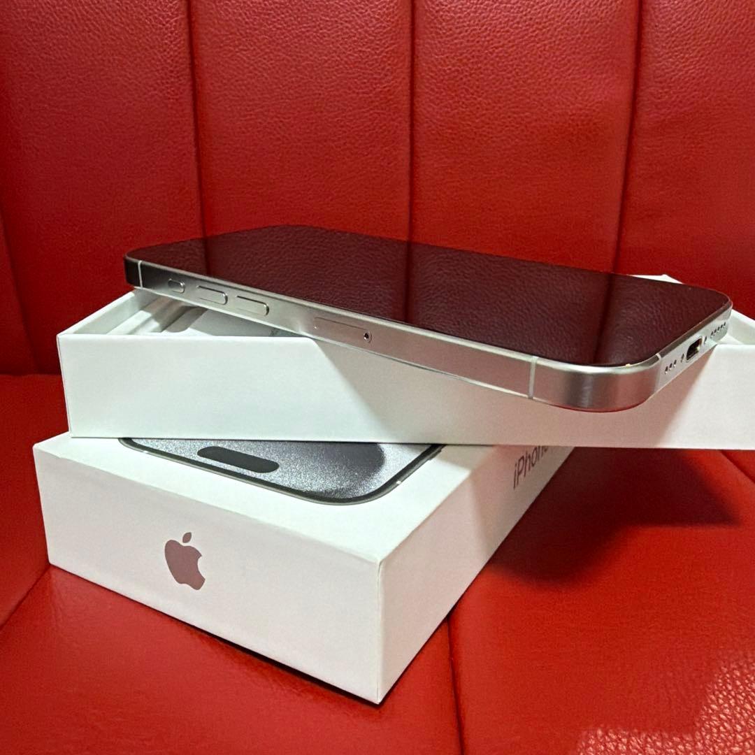 Apple iPhone 15 Pro 512GB ホワイトチタニウム