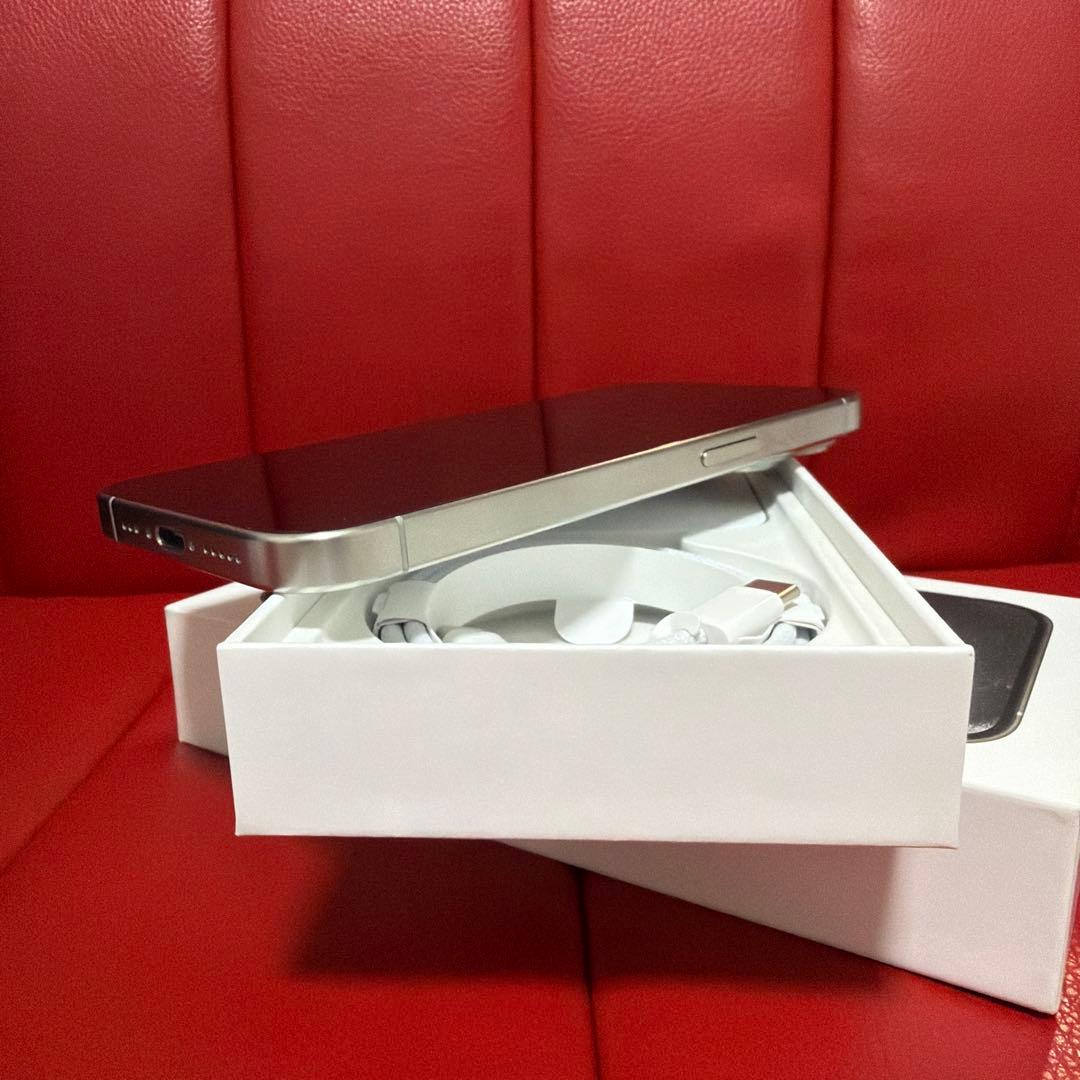 Apple iPhone 15 Pro 512GB ホワイトチタニウム