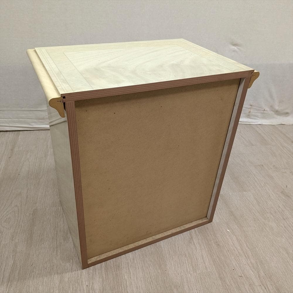 美品　リビングチェスト　サイドチェスト　ナイトテーブル　チェスト　タンス　引出し