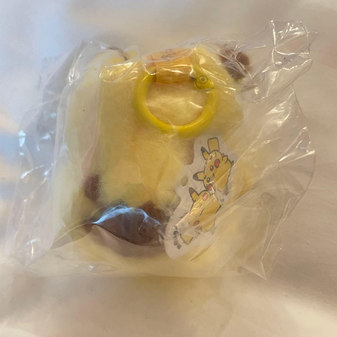 韓国　へんしんメタモン　カプセルマンション　ピカチュウ　マスコット　キーリング