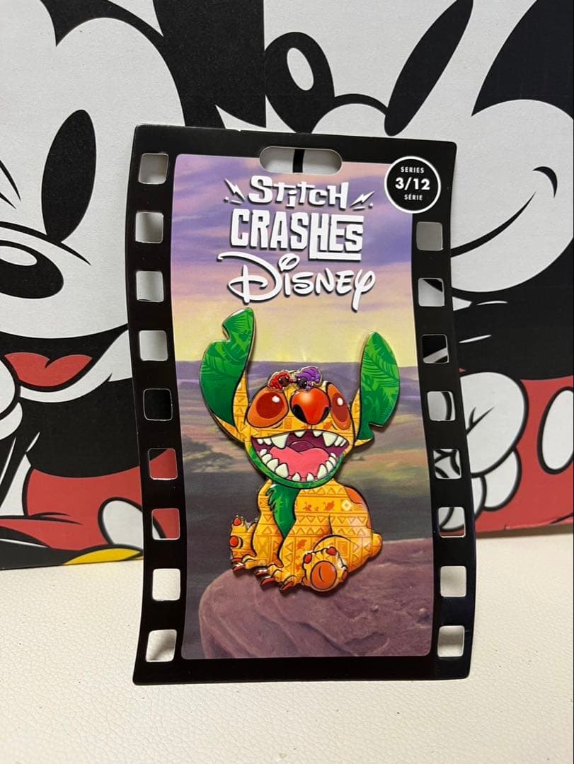 レア！Stitch CrashesDisney☆ピンバッジ全12種&ホルダー1冊