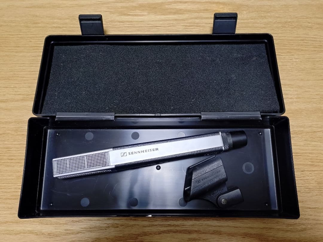 Sennheiser MD 441-U ダイナミックマイクとマイクホルダー