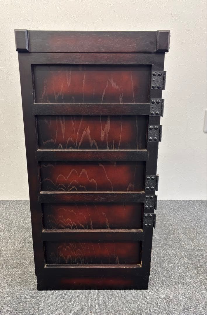 時代かまくら カラクリ箪笥 鎌倉彫 伝統的な日本の木製タンス