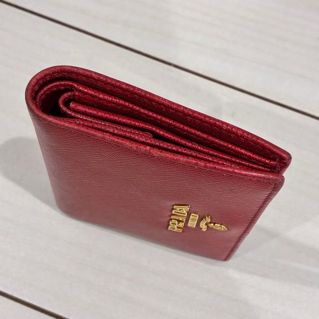 PRADA サフィアーノレザー 二つ折り財布 マルチカラー 赤