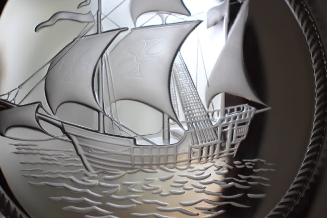 未使用　ラリック　帆船図　彫刻ガラスプレート　絵皿