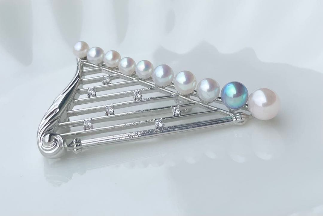 あこや真珠 極上本真珠 虹色ブローチ マルチカラー 音楽会 卒業入学式 月の竪琴
