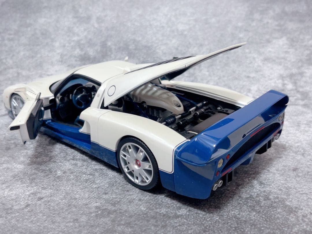 マテルエリート 1/18 マセラティ MC12　ホワイト/ブルー