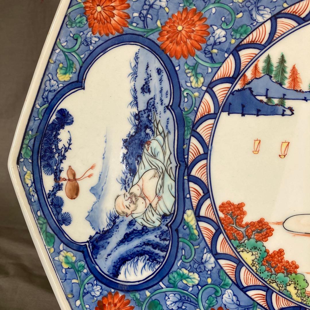 【萬右衛門】古伊万里の伝統　華山萬右衛門作　染錦山水見込四方間取唐人図　八角大皿