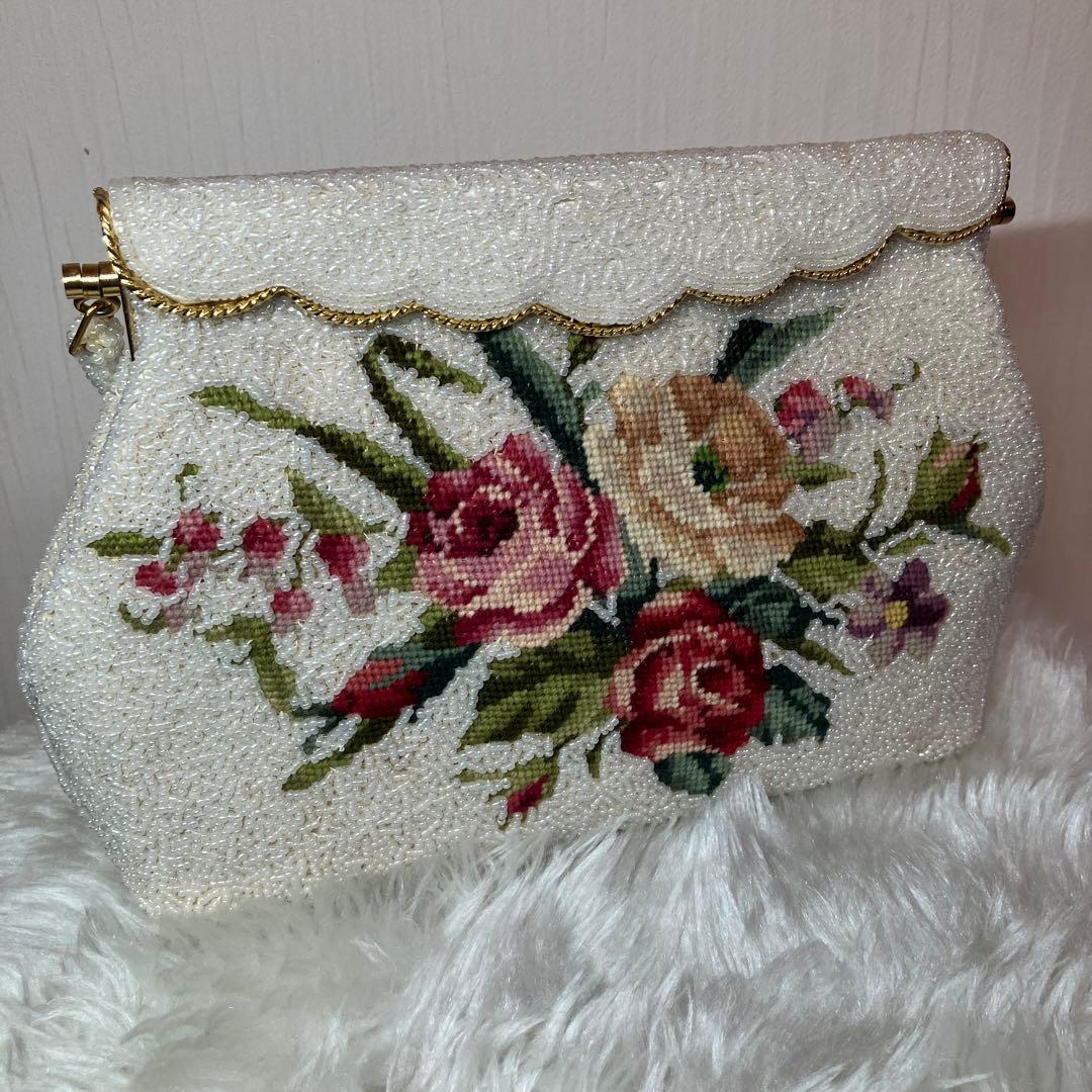 花柄　フラワーモチーフ　パーティーバック　レトロ　アンティーク　ビーズバック