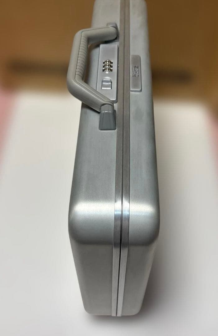 ゼロハリバートン ダイヤルロック式　アタッシュケース /ネスカフェ サンタマルタ