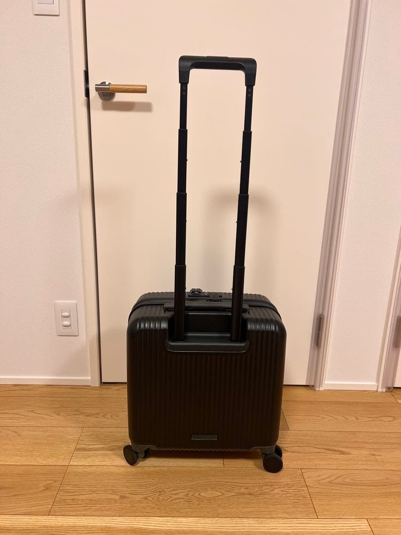 innovator inv20 スーツケース　機内持ち込み
