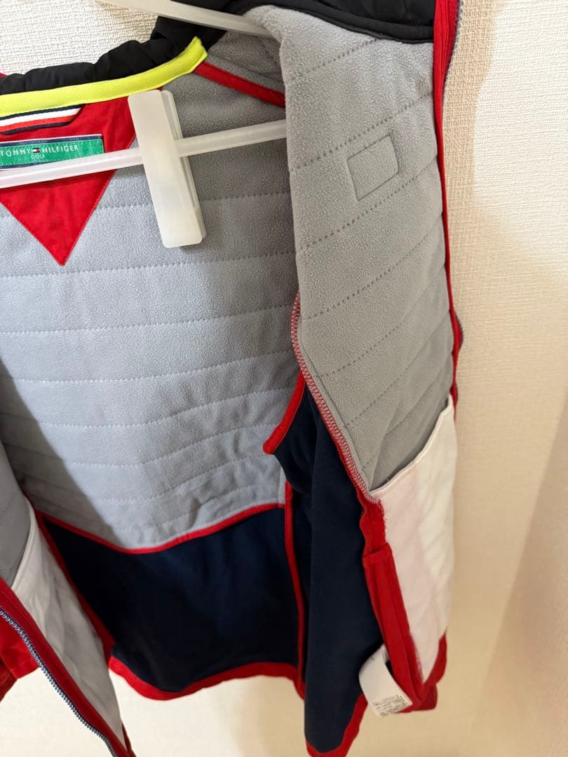   フード付きジャケット レッド