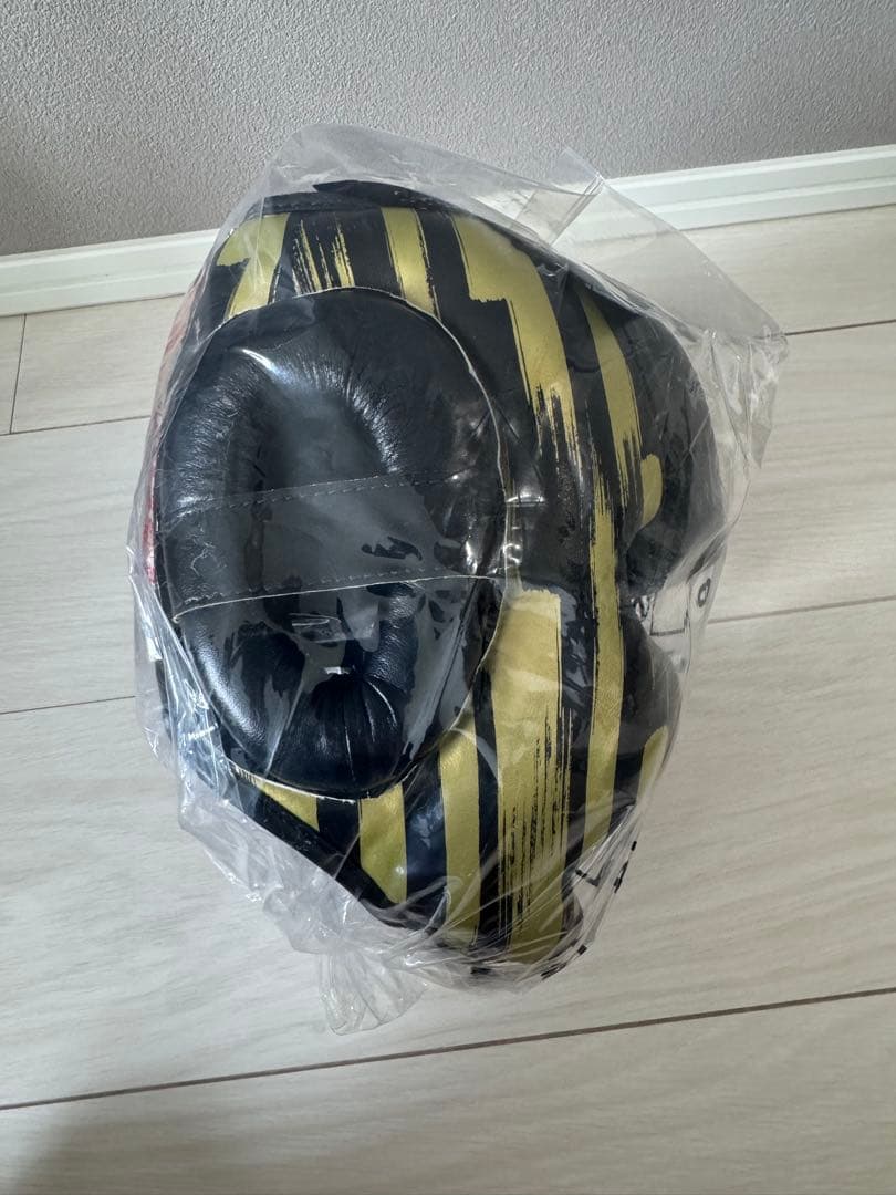 Fairtex ヘッドギア HG16 M2 黒/金　Mサイズ