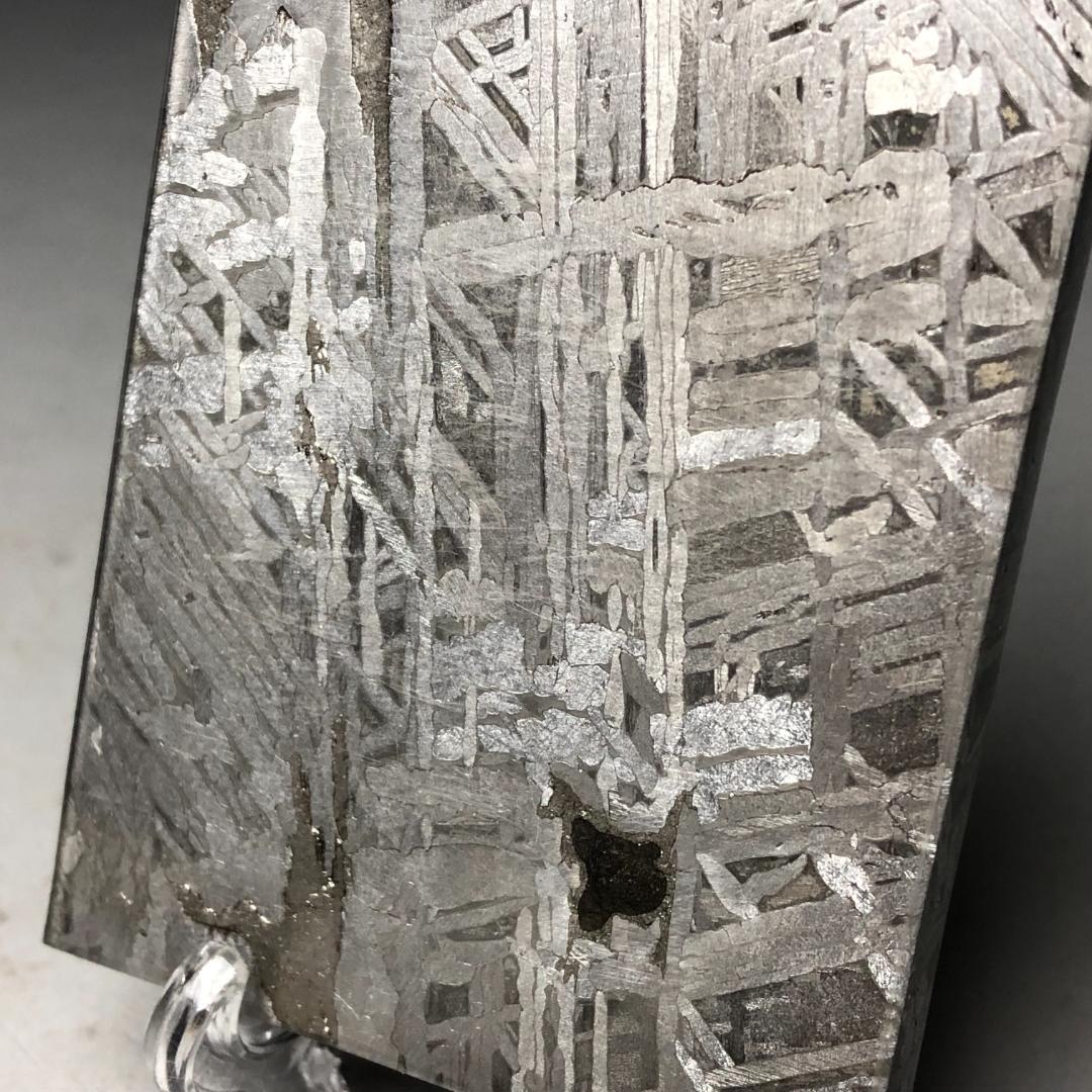 アルタイ隕石　 鉄隕石　メテオライト鉄隕石　原石 美品　重さ約193ｇ