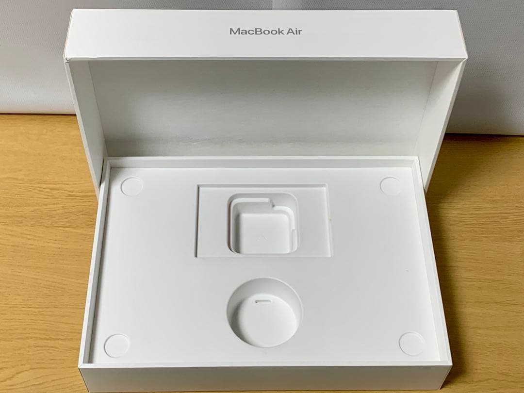 MacBook本体 MacBook Air 2020 Core i7 RAM16G SSD512G