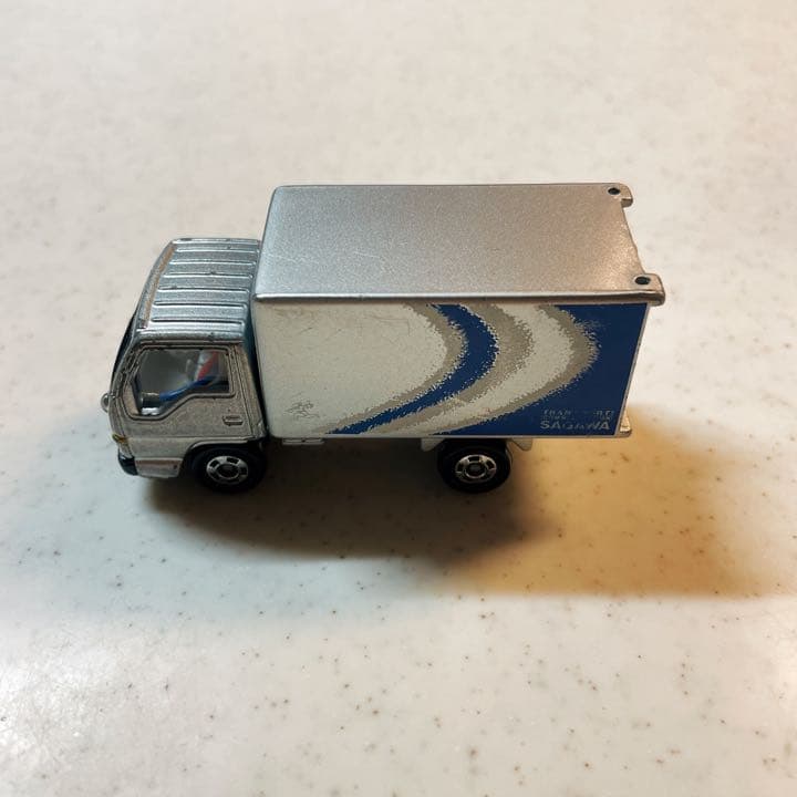 改造トミカ　LEDが光る 佐川　トラック