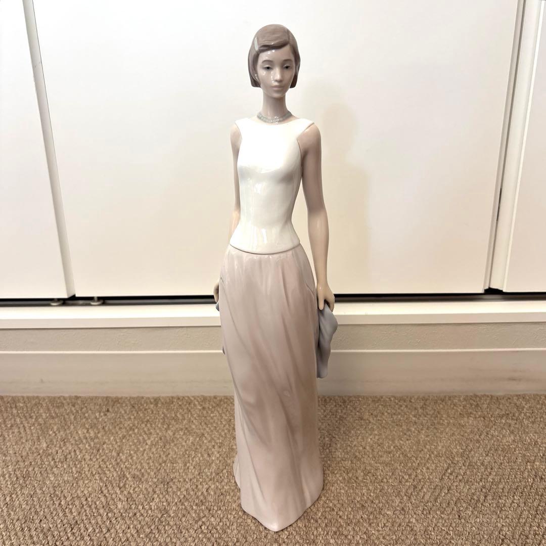 絶盤　大型　リヤドロ　LLADRO スズラン　フィギュア　置き物　工芸品