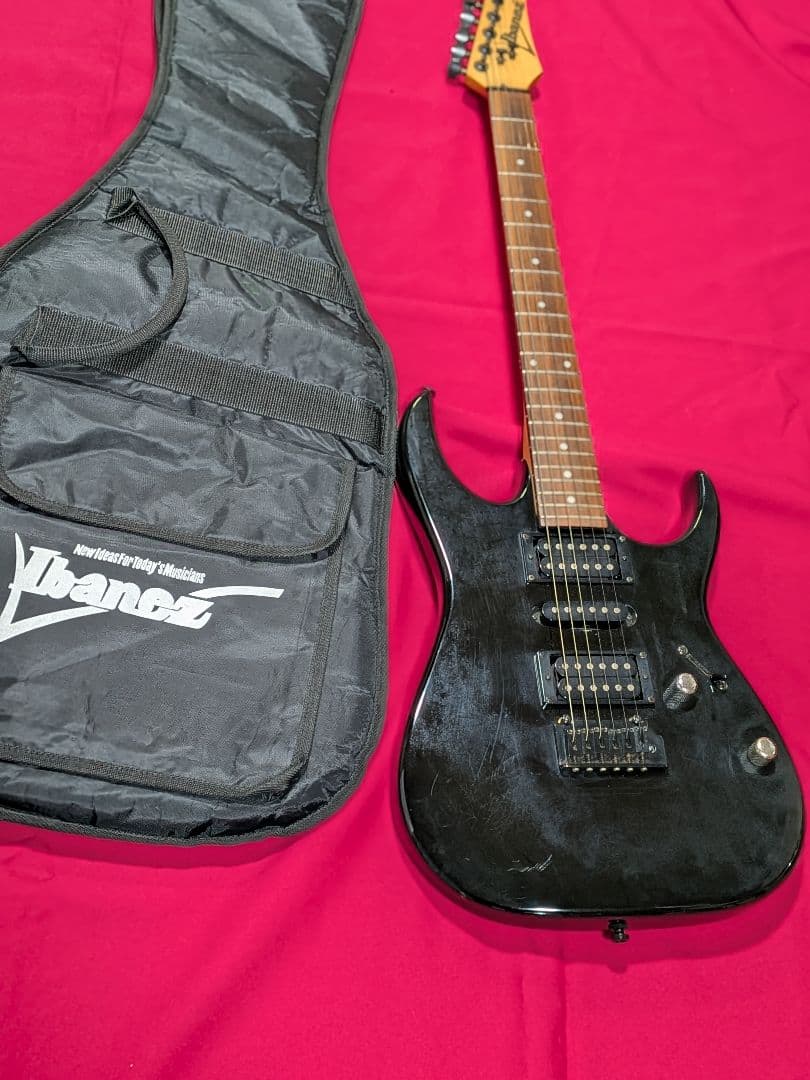 Ibanez ブラックエレキギター縄あり ギターケース付き