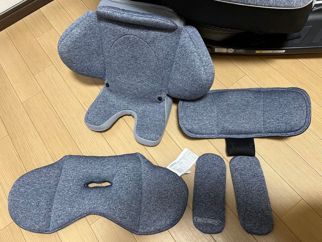 チャイルドシート　アップリカ　クルリラ　回転式　ISOFIX シートベルト