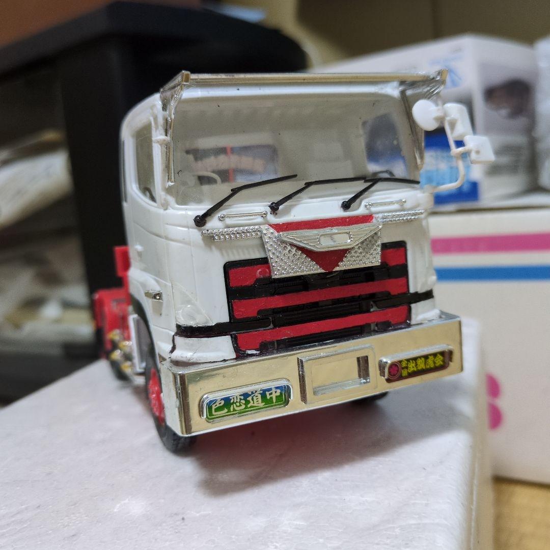 日野プロフィアトレーラーヘッドですいろいろ手を加えています