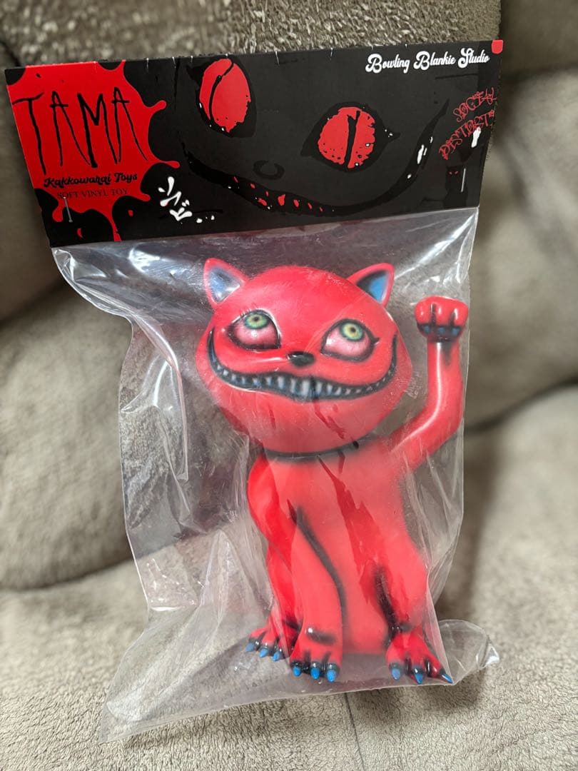 かっこわらい雑貨店 TAMA RED SofviQ 上目遣い 未開封