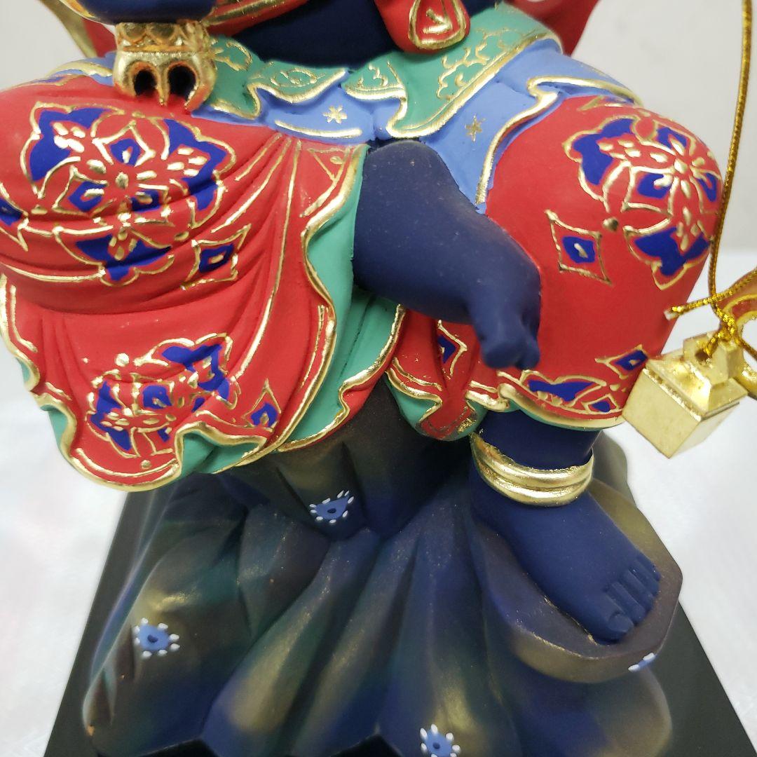 蔵出し特価１木造り仏像★桧材極彩色 錐金不動明王半跏像3.5寸 約35cm塗台付