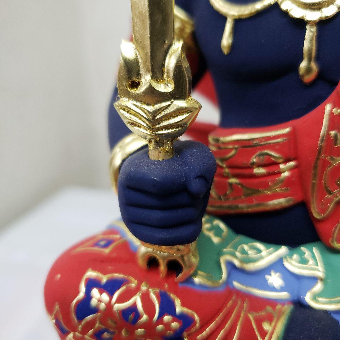 蔵出し特価１木造り仏像★桧材極彩色 錐金不動明王半跏像3.5寸 約35cm塗台付