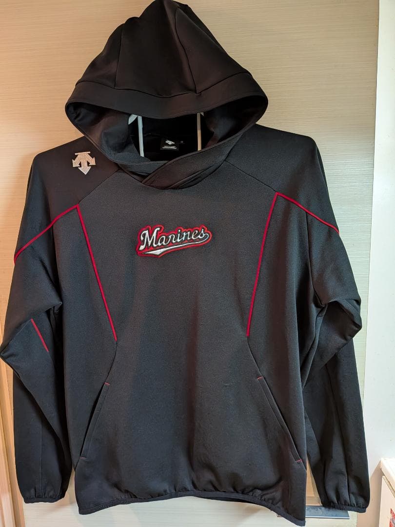 美品　千葉ロッテマリーンズ　練習用パーカー　使用感有り　サイズはXＬ