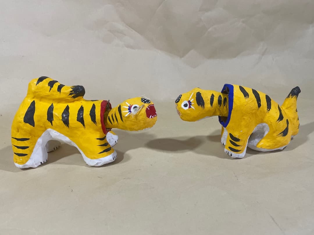 K142・　那覇張子　虎一対　郷土玩具、廃絶、縁起物、民俗、伝統工芸